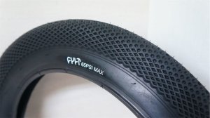 画像1: [16インチ用/ 2.3] Cult "VANS" Tire [65PSI/ Black]