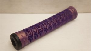 画像2: Kink "Samurai" Grip [147mm×27mm/Iridescent Purple]