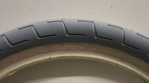 画像2: [2.4] BSD "Donnastreet" Tire [Grey Tan Wall]