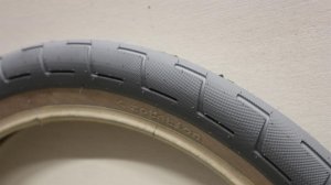 画像1: [2.4] BSD "Donnastreet" Tire [Grey Tan Wall]