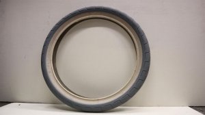 画像4: [2.4] BSD "Donnastreet" Tire [Grey Tan Wall]