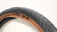 [2.4] Eclat "Morrow" Tire [Black Gum Sidewall]