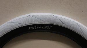 画像2: [2.4] Cult"Pool Fast And Loose"Tire [110PSI/ White Black]