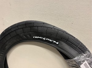 画像2: [2.35] Demolition "Momentum" Tire [110PSI/ Black]