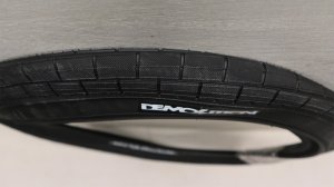 画像3: [2.2] Demolition "Momentum" Tire [110PSI/ Black]