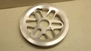 画像1: [25T] Odyssey "LaGuardia" Guard Sprocket [Silver]