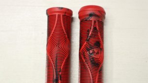 画像1: Subrosa "Genetic" Grip [30mm×171mm/Black Red Swirl]