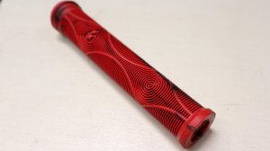 画像3: Subrosa "Genetic" Grip [30mm×171mm/Black Red Swirl]