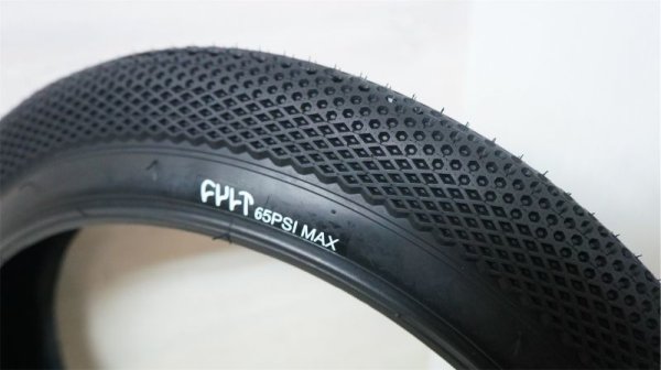 画像1: [18インチ用/ 2.3] Cult "VANS" Tire [65PSI/ Black]. (1)