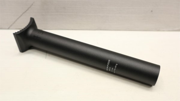 画像1: [Pivotal] Fiend SeatPost [185mm/Black] (1)