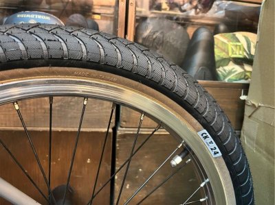 画像1: [2.4] Premium" CK "Tire [~65PSI/Black Skin]