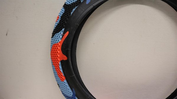 画像6: [16インチ用/ 2.3] Cult "VANS" Tire [65PSI/ BlueOrangeCamo] (6)