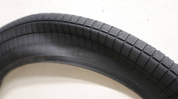 画像1: [2.4] Demolition "Hammerhead" Tire [Street/ 110PSI/ Black] (1)