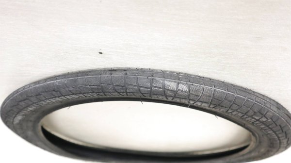 画像3: [18インチ用/ 2.1] Zen "Innova" Tire [65PSI/ Black] (3)