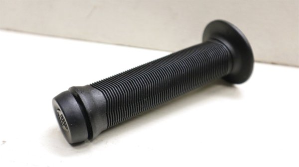 画像3: WeThePeople "Arrow" Grip [111mm×27mm/Black/ Flange] (3)